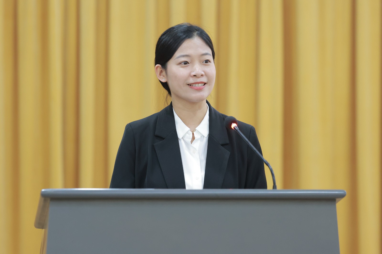 教师发言.jpg 教师发言.jpg
